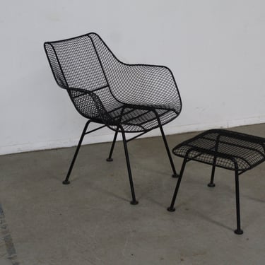 Mid-Century Modern Russell Woodard Sculptura Outdoor Mesh Iron Lounge Chair and Ottoman 