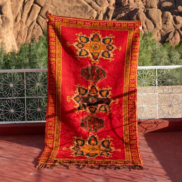 Vintage Moroccan Taznakht Rug | 4'3&quot; x 7'4&quot;