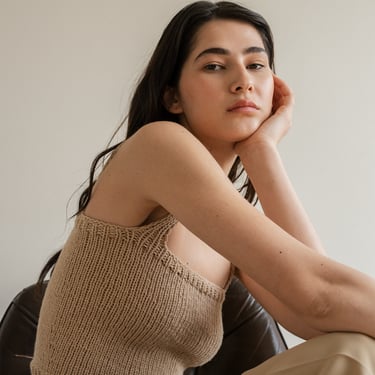 Square Neck Cami, Minimal Knit Top, Knitted Tank Top, Beige Summer Top, Hand Knit Camisole, Square Neckline, Fitted Cotton Blouse 