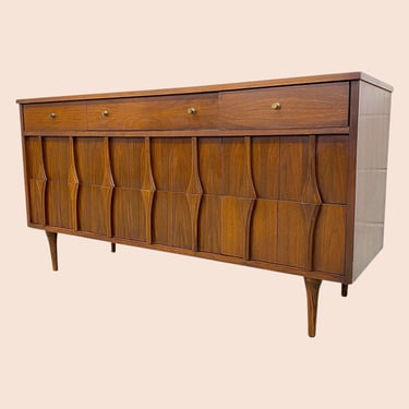LOCAL PICKUP ONLY ———— Vintage Coleman of Virginia 9 Drawer Dresser 