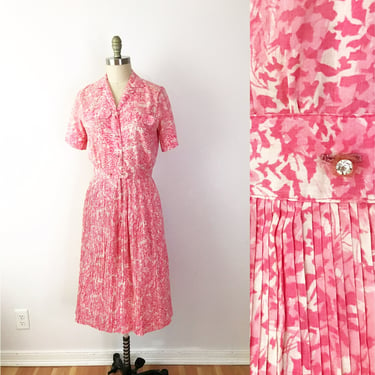 SIZE M/L Vintage 50s Bright Floral Shirt Dress  - Pink Medium Nelly Don Pleated Flower - Garden Party 