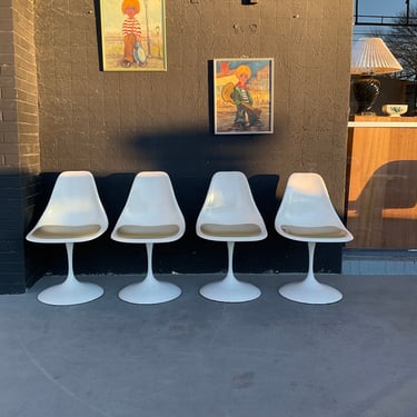 Tulip Fiberglass Chairs with Original Vinyl