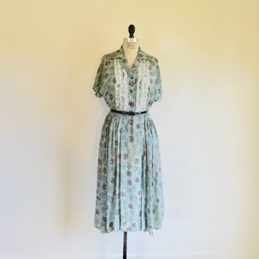 Vintage 1940's Light Blue Floral Print Day Dress Collared Lace Trim Shirtwaist Rockabilly Swing WW2 Era Spring Summer 32