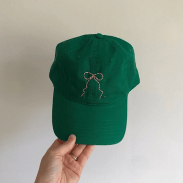 Hand embroidery bow caps - Green