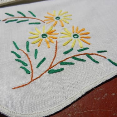 Vintage 9pc Napkin Set~ 14" Square Needlepoint Cross Stitch Cloth Napkins~ Happy Daisy Yellow Summer Table Linens~ Kitchen Decorating 