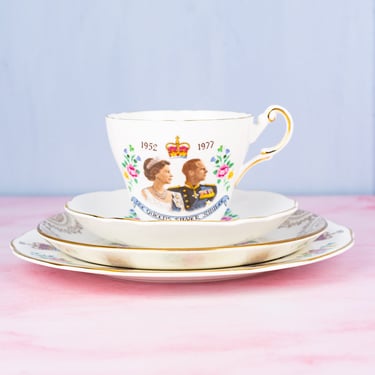 Vintage Queen Elizabeth II Silver Jubilee Place Setting