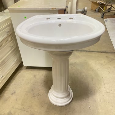 Fluted Column Pedestal Sink by Sanitana