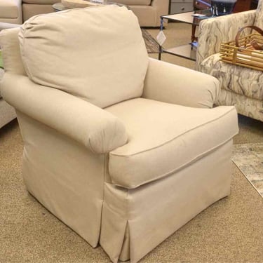 Hickory ' Carolyn' Swivel Chair in Ivory Wool Blend Upholstery