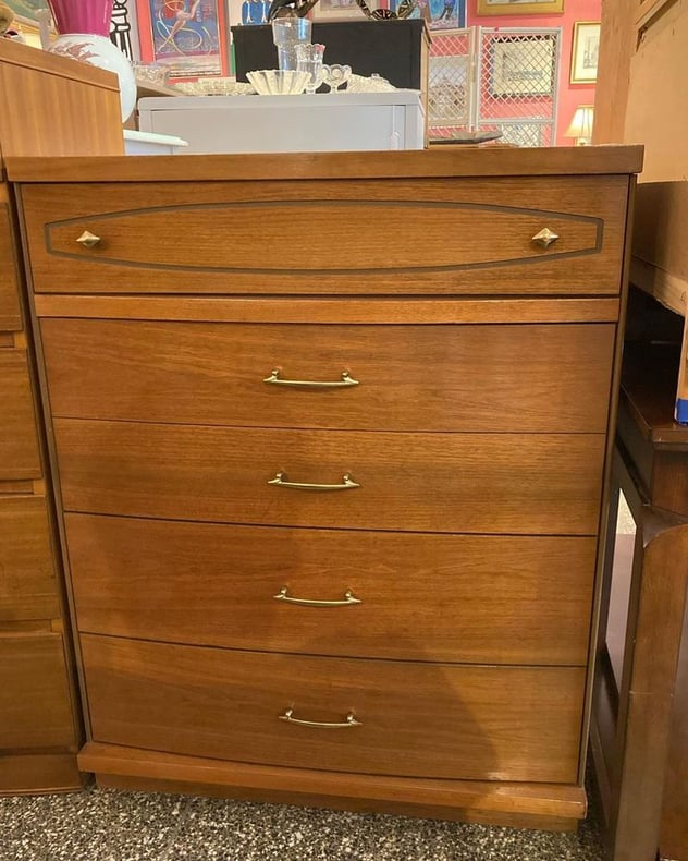 Mid century chest of drawers by Bassett. 4 drawers. 34” x 18.5” x 43”