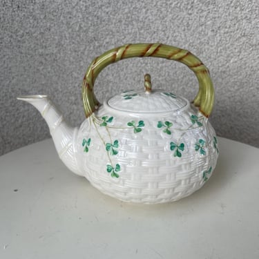 Vintage Teapot Belleek Ireland Shamrock Basket Weave Pattern porcelain 