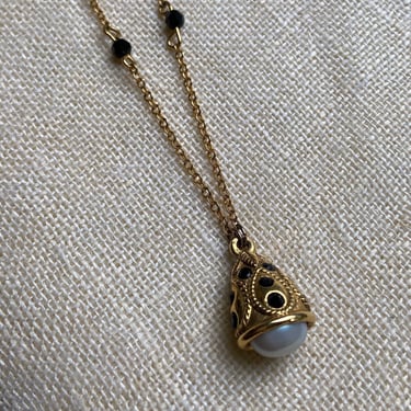 90s pearl drop cabochon pendant necklace / vintage byzantine pearl cabochon pendant delicate gold chain choker necklace 