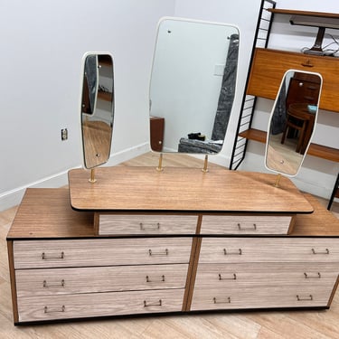 Vanity/Dressing table by Berry Furniture 