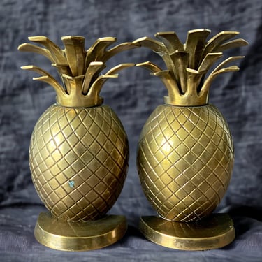 Pair of Vintage Brass pineapple bookends, Bookshelf accents, Home office decor, Symbols of southern hospitality and warm welcomes 