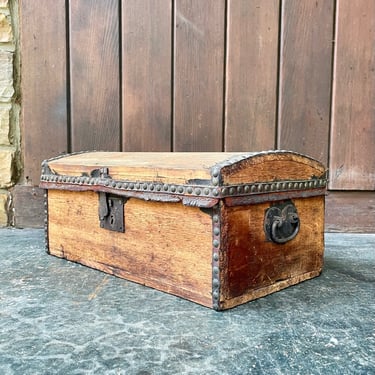 1800s Wooden Domed Petite Treasure Trunk Prop Antique Vintage 
