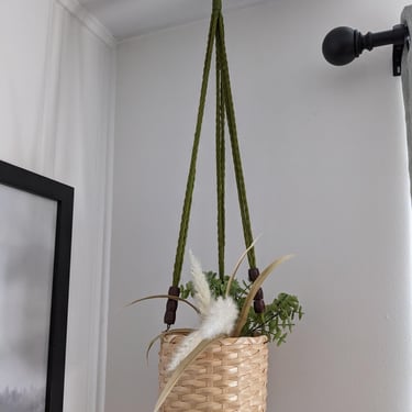 Green Macrame Vintage Plant Hanger 