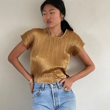 90s plisse pleated top / vintage gold bronze plisse micro pleated short cap sleeve scoop crew neck blouse top tee t-shirt | one size 