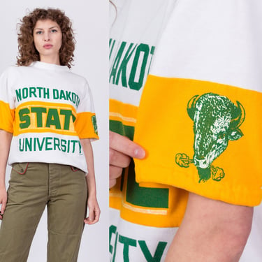 Medium 80s North Dakota State University Shirt Men's | Vintage White Yellow Green Short Sleeve Sweatshirt 