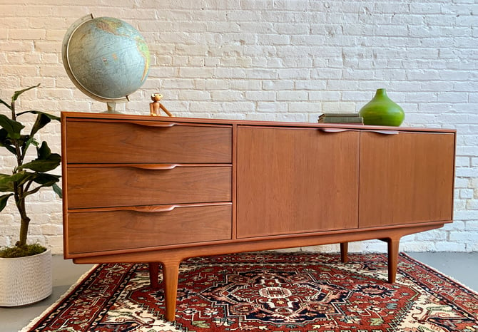 PREORDER // SCULPTURAL + Funky Mid Century Modern styled CREDENZA / Sideboard / Media Stand 