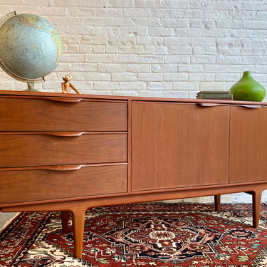 PREORDER // SCULPTURAL + Funky Mid Century Modern styled CREDENZA / Sideboard / Media Stand 