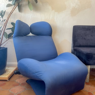 Wink armchair designed by Toshiyuki Kita for Cassina
