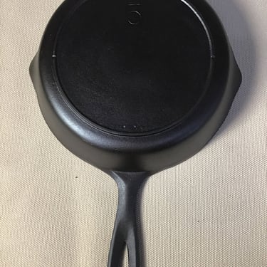 3 Notch Lodge #5 Cast Iron Skillet (Seattle)