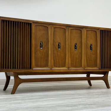 Mid-Century Modern Zenith Stereo Console ~ Great As TV Stand Or Media Console  (SHIPPING Not FREE) 