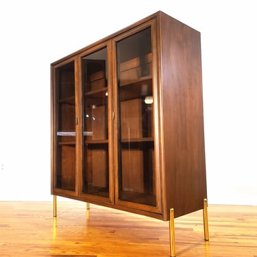 Mid Century Unagusta Display Cabinet / China Cabinet / Hutch 