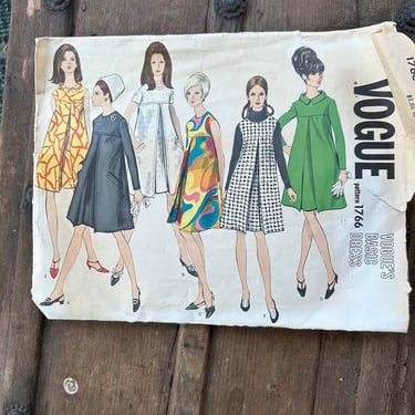 Original Vogue Dress Pattern, Vintage Dress Pattern Vogue 1766 Basic Dress Pattern 
