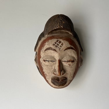 Punu Maiden Spirit Mask Mukudji White Gabon African Art 