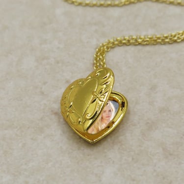 Tiny Gold Heart Locket with Photos, Art Deco Heart Necklace, Personalized Photo Locket, Gift for Teen, Heart Pendant 