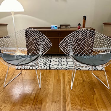 Pair of Authentic Knoll Bertoia Diamond Chairs - Vintage - Midcentury Modern - Free Shipping 
