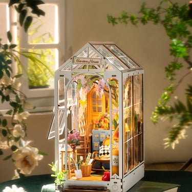 Garden House Book Nook Kit