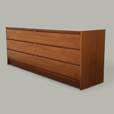 Teak Dresser, Low Profile, Danish, Mid Century, MCM, 70s, Nice Bedroom, Credenza, Sideboard 