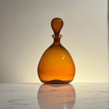 Blenko #649 handblown  balloon Decanter in deep amber glass from 1964 