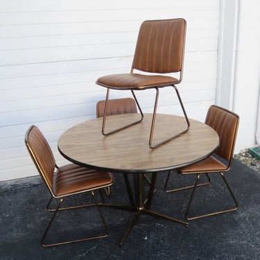 Mid Century Modern Metal Dining Table and Four Chairs 3481