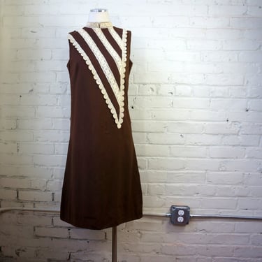 Shift Dress • Brown • Lace Trim • Vintage 1960s Mini Dress • MED • High Collar • Sleeveless • Cute Boho Mod • Eloise Curtis for David Styne 
