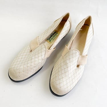 1950s Creme Slippers Flat Shoes | 50s Creme & Gold Slippers |  Daniel Green | 8.75 