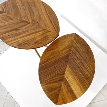 handcraft side table shaped as a leaf. 