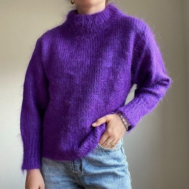 Vintage Womens 80s Fuzzy Fluffy Soft Mohair Blend Purple Crew Sweater Sz Small 