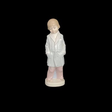 Vintage Retired Lladro Spanish Porcelain Figure Sculpture Nino Batin Boy w/ Robe #4900 Spain 
