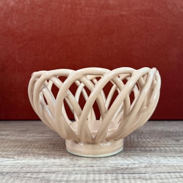 Handcrafted Woven Ceramic Bowl Decorative Peach Fruit Basket Collection Centerpiece Display Kitchen Storage Container 