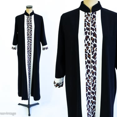 1970s Leopard Print Dressing Gown Robe | 70s Black & White Print Robe | Vanity Fair | Large 