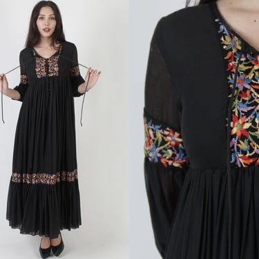 Embroidered Renaissance Fair Black Corset Maxi Dress, Vintage 70s Full Skirt Boho Wedding Gown 