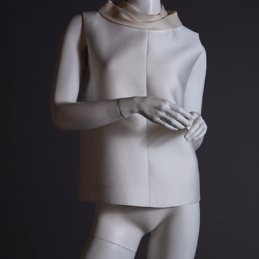 Céline by Phoebe Philo boxy and sculptural white top in silk blend with satin silk cream collar 