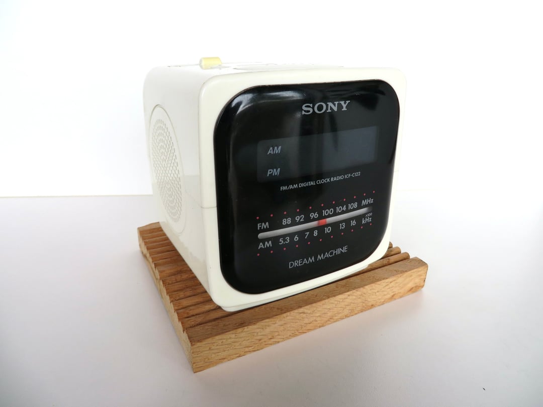 Sony Dream Machine Cube hot Alarm Clock AM/FM Radio Model ICF-C122