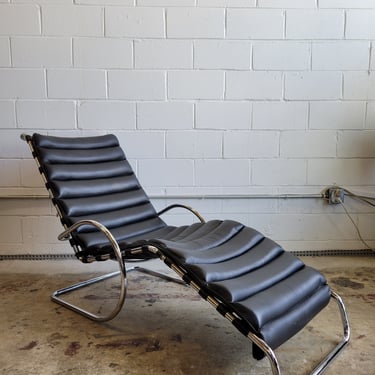 Mies Van Der Rohe Chaise Lounge