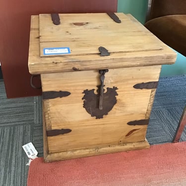 Rustic Pine Chest/Side Table (Seattle)