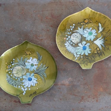 Sascha Brastoff MCM Small Copper & Enamel Pair of Plates Floral Design 