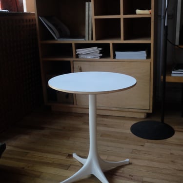Pedestal Side table by George Nelson for Herman Miller