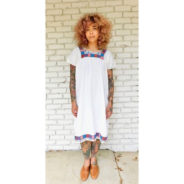 Mexican Dress // vintage sun Mexican hand embroidered floral 70s boho hippie cotton hippy Oaxacan white midi maxi // O/S 